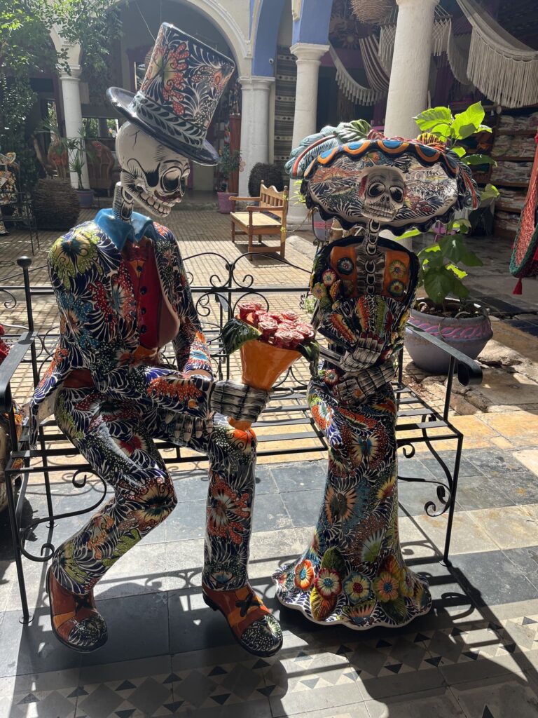 statue dias de los muertos dendetrave